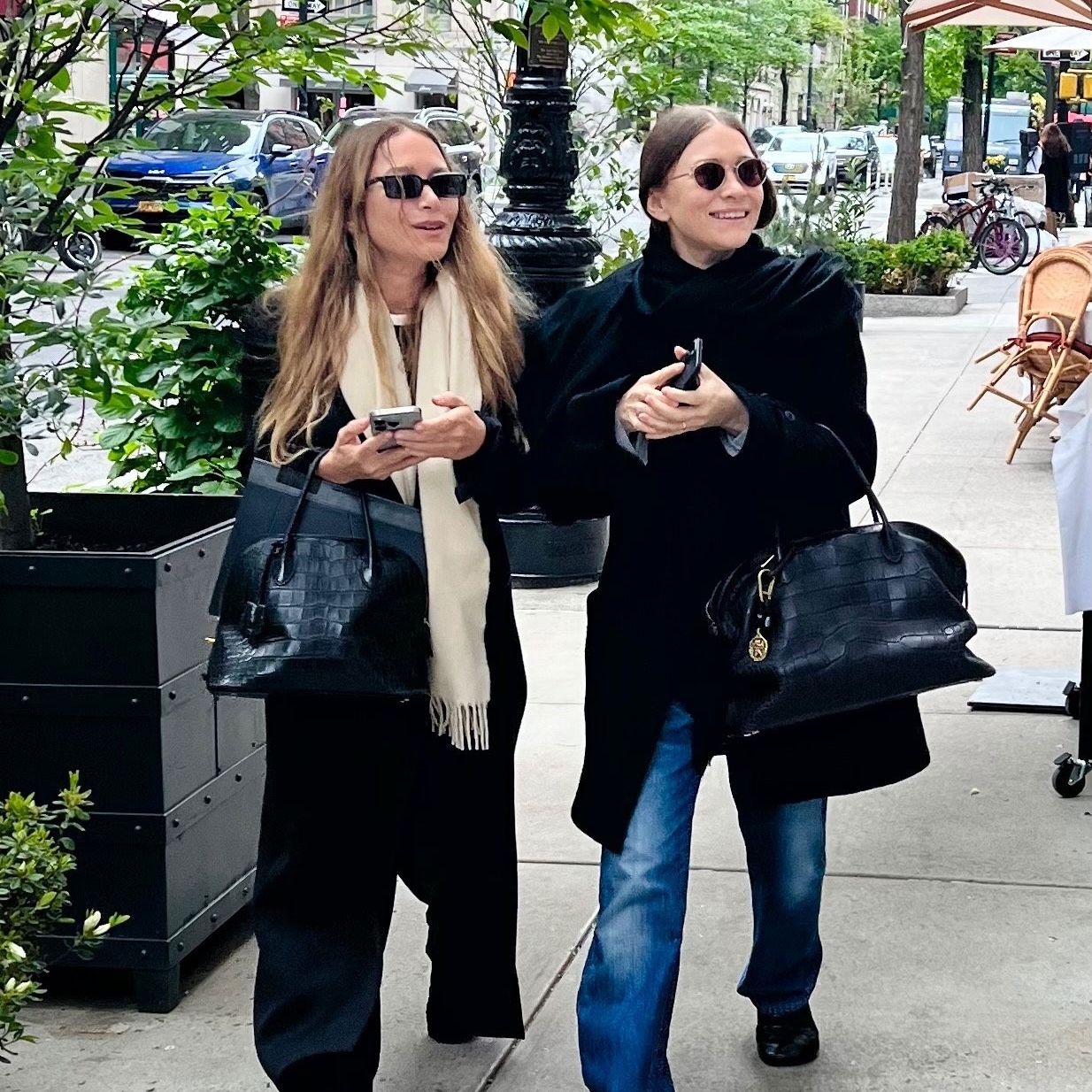 Mary-Kate And Ashley Are Twins, And So Are Their Trophy Handbags